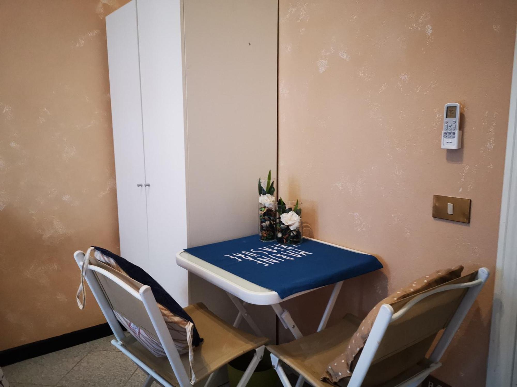 Bed and Breakfast Chafbius Кальярі Номер фото